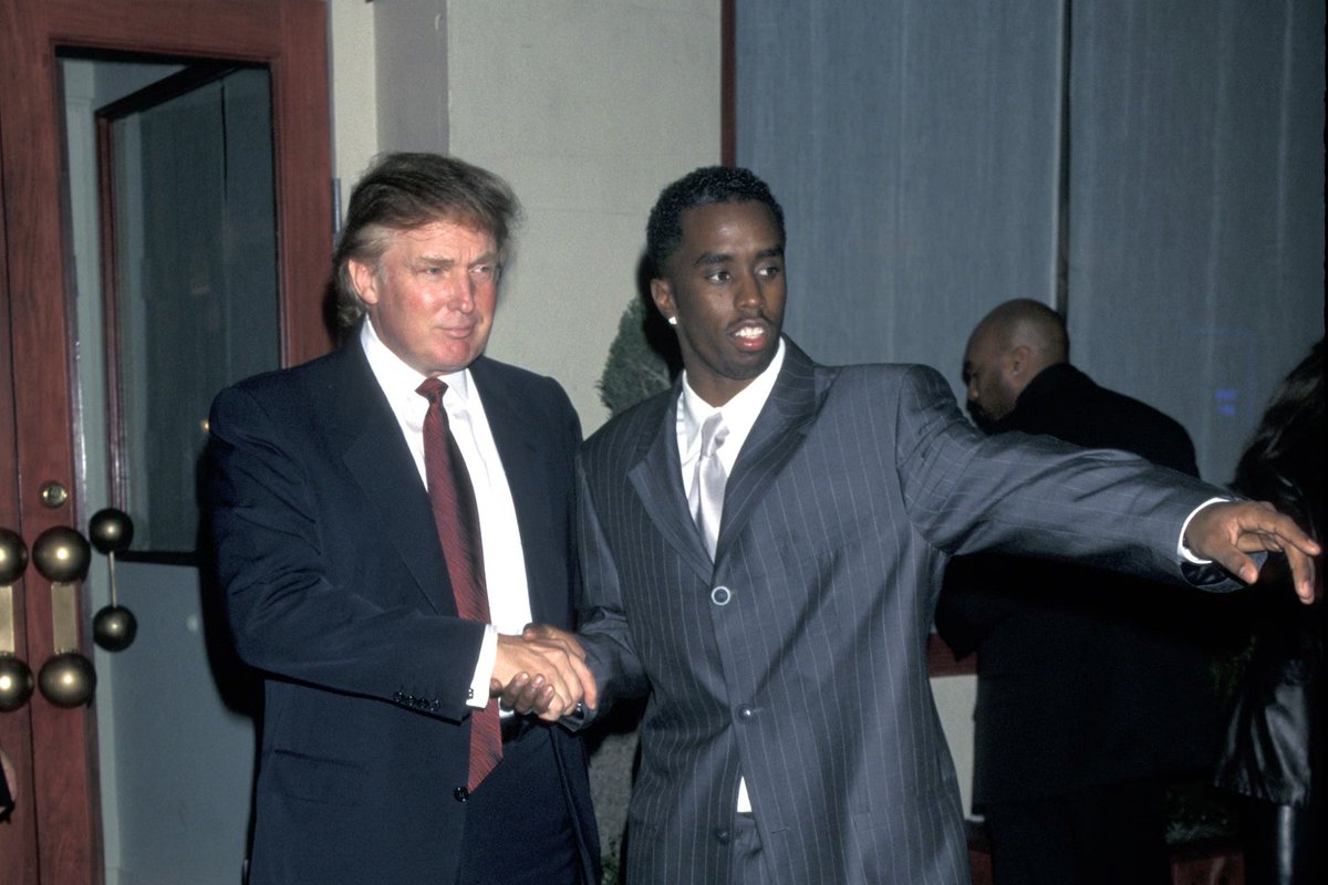 AlertesInfos's tweet image. 🚨🇺🇸 FLASH | P. Diddy a demandé à Donald Trump de le GRACIER. Le président des États-Unis a REFUSÉ. (entretien au NYT)