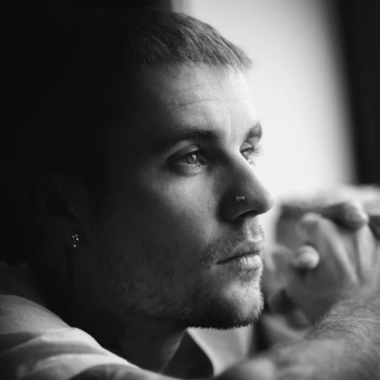 justinchartdata's tweet photo. According to The Sun UK, Justin Bieber in talks to play massive UK festival comeback show. Other options for Justin include a one-off stadium gig in the capital. https://t.co/AvhHElxy5Z