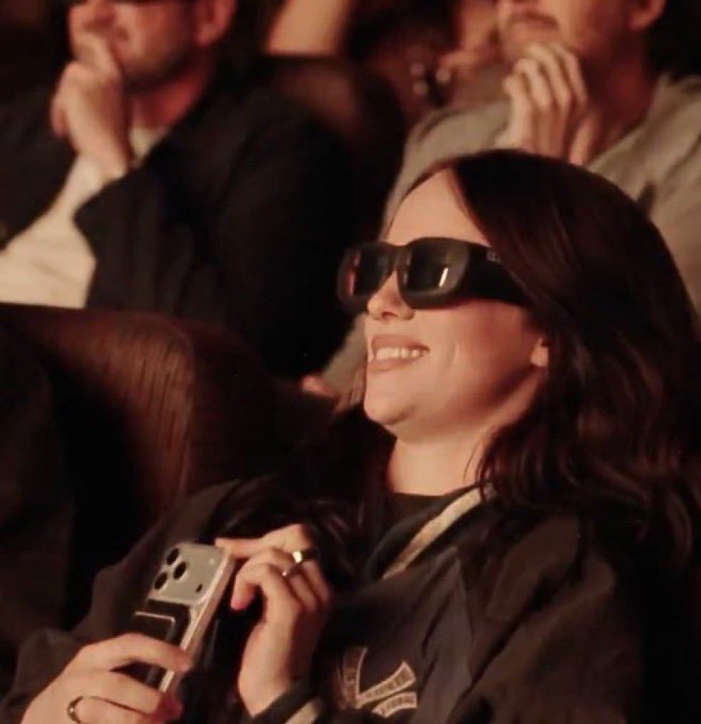 🚨 VEM AI! O filme "HIT ME HARD AND SOFT LIVE IN 3D" terá DUAS HORAS E VINTE E SETE MINUTOS de duração, de acordo com a Multicine Cinemas.