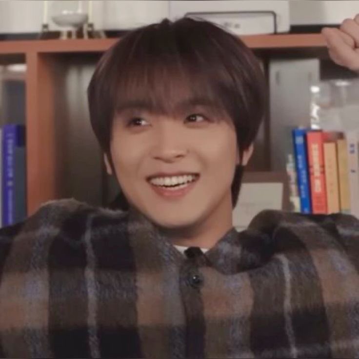 lovinghaech's tweet image. the many kinds of haechan smiles :D