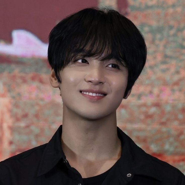 lovinghaech's tweet image. the many kinds of haechan smiles :D