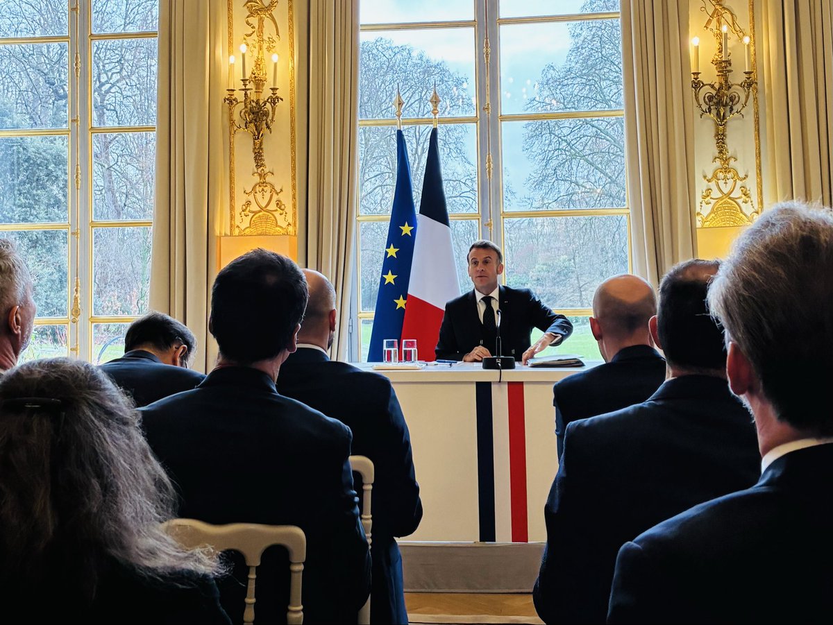 ValerieBaraban's tweet photo. Honoree et heureuse de participer a cette rentree diplomatique autour du president @EmmanuelMacron , du Ministre @jnbarrot et des ministres delegues @CaroitEleonore et @benjaminhaddad - La diplomatie, un sport de combat dans un monde qui se fracture et se reconfigure. #Botswana https://t.co/yEcpvhkXC3
