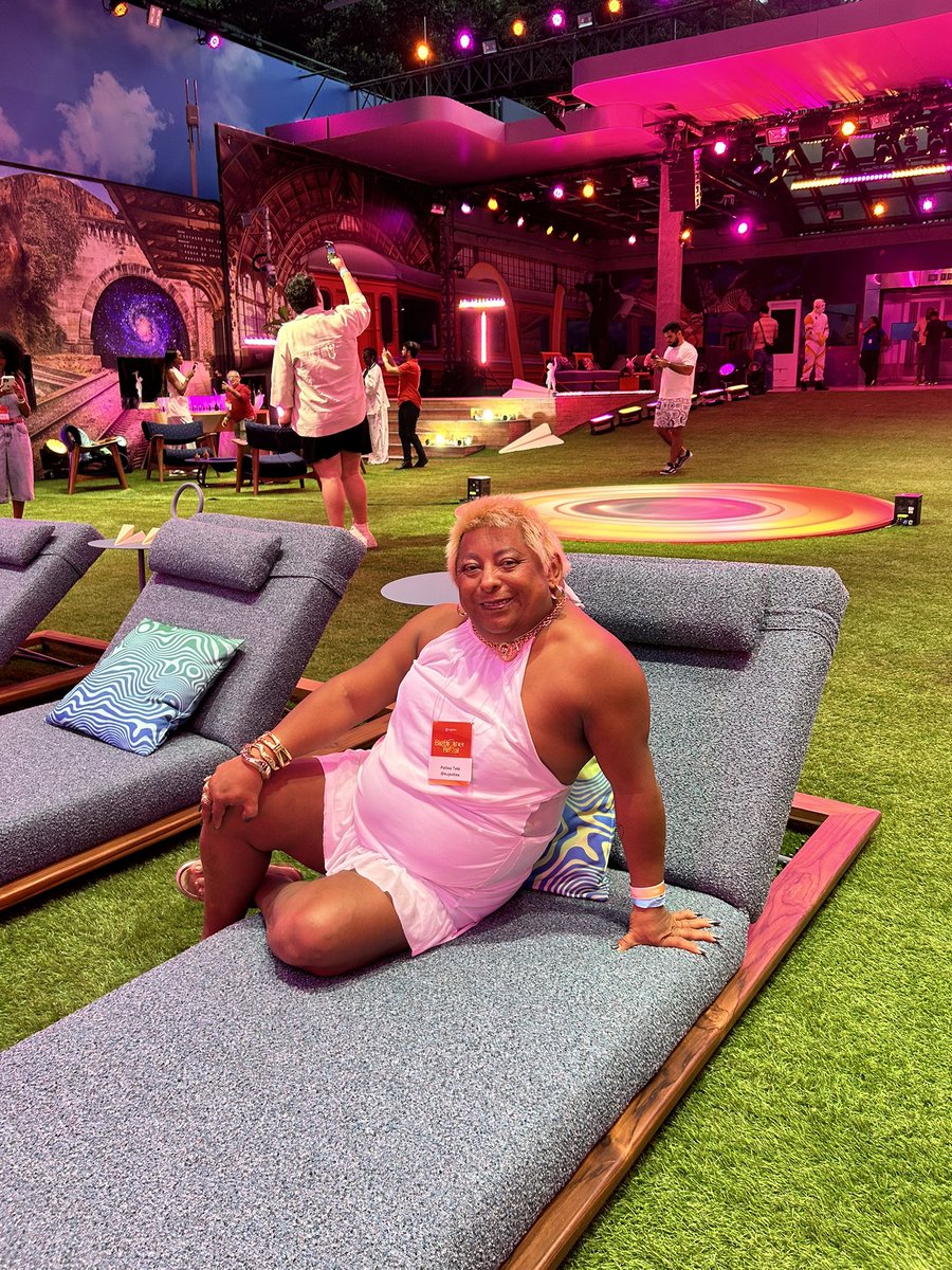 tvglobo's tweet image. gente feliz não se incomoda

#BBB26 #RedeBBB #EspiadinhaBBB26