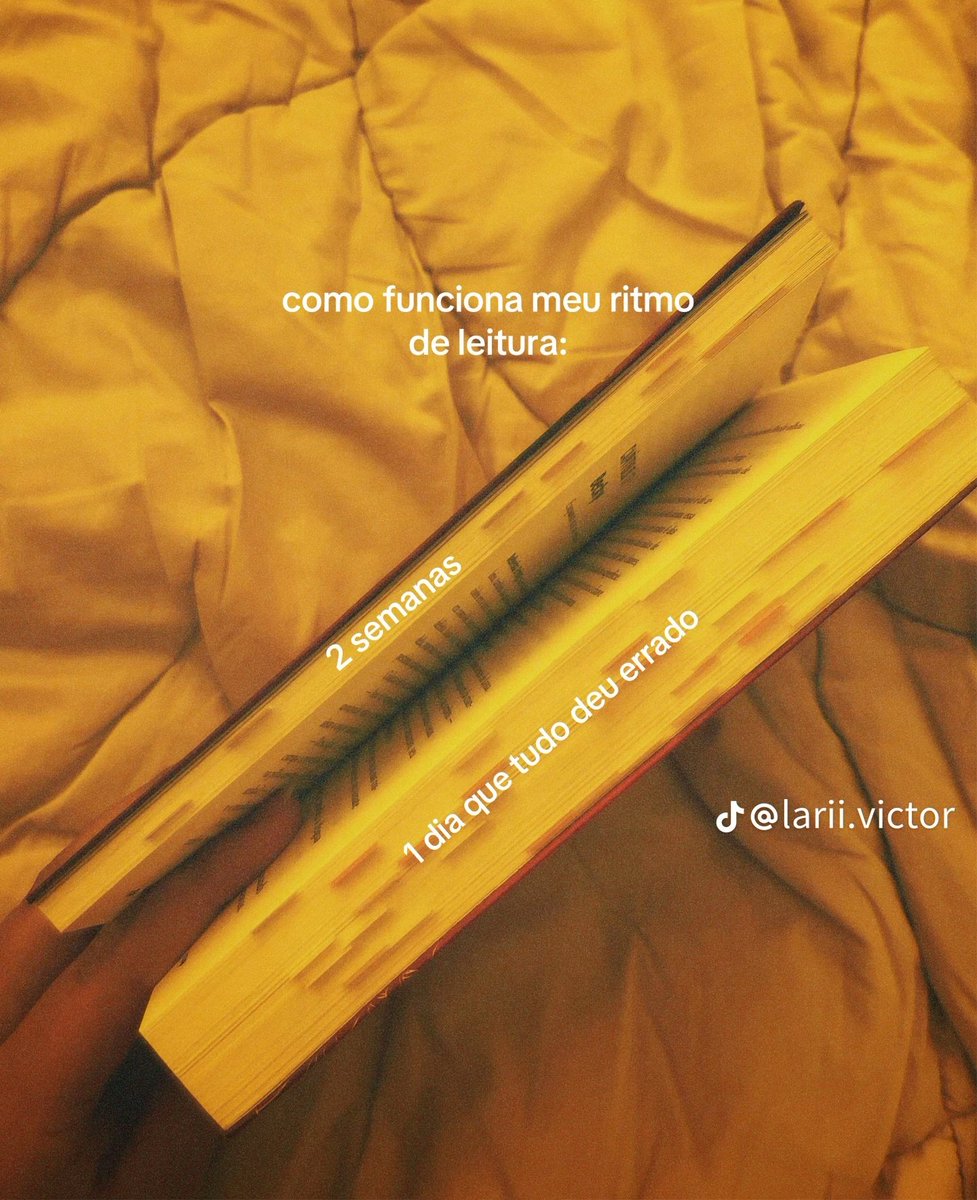 rutilaresy's tweet image. minhas duas personalidades lendo um livro