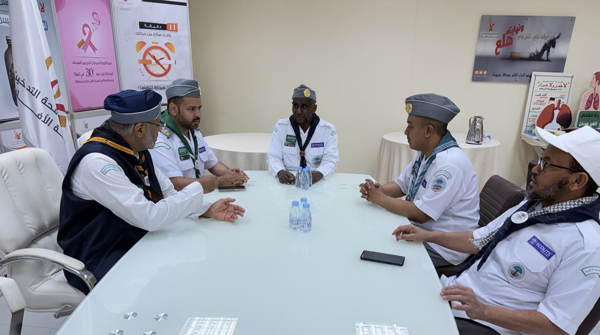 عقد #مكتب_رواد_كشافة_الأفلاج اجتماعه الأول لعام ٢٠٢٦م في قاعة #جمعية_بهاء، لمناقشة البرامج والأنشطة المزمع تنفيذها خلال العام.
وقدم مدير المكتب الأستاذ سعيد عظيمان شكره لجمعية بهاء على حسن الاستضافة، وأن هذا أمر غير مستغرب عليهم.