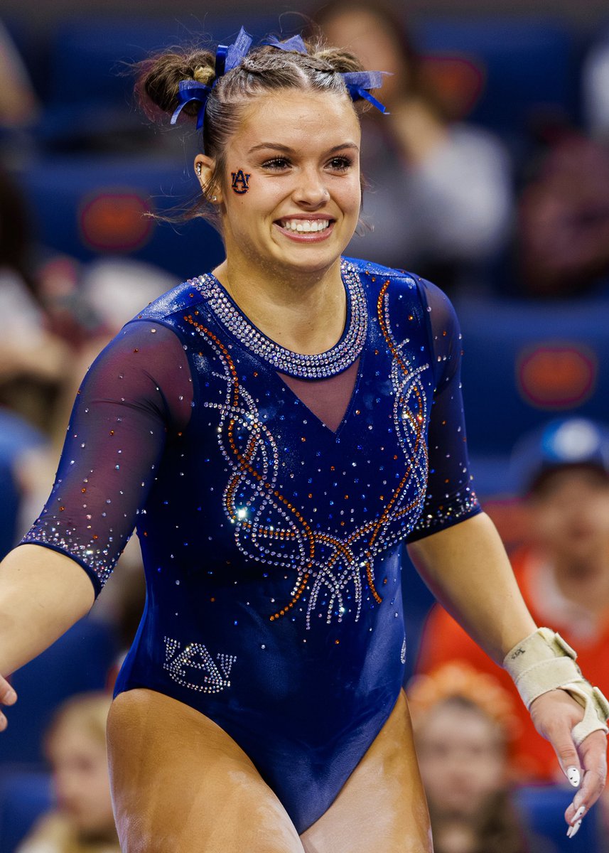 AuburnTigers's tweet image. Jam-Packed Weekend in Neville Arena🔥 

🤸 Friday kicks off the weekend with @AuburnGym’s First Meet on The Plains, followed by 🏀@AuburnMBB Saturday and 🏀@AuburnWBB Sunday! 

🗓️ auburntige.rs/HOME-EVENTS
🎟️ auburntige.rs/TICKETS

#WarEagle