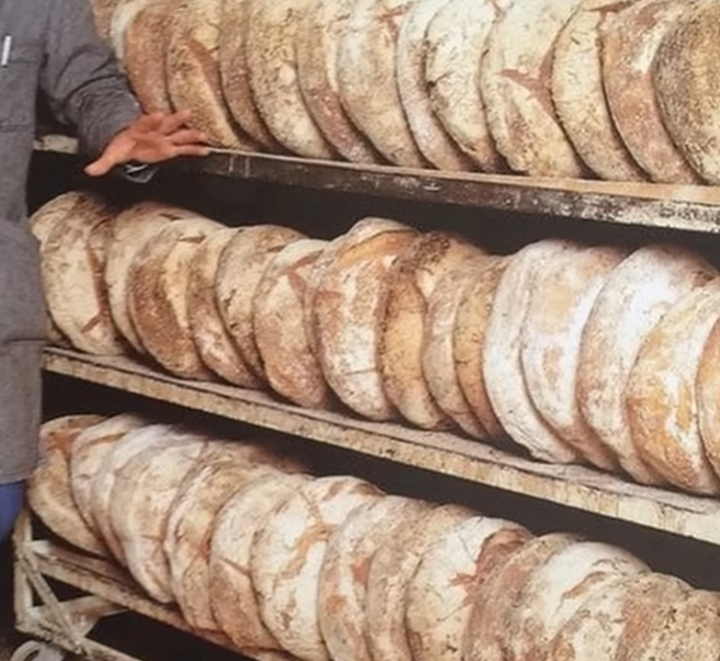 Vintagecompacts's tweet photo. Medieval Peasants Knew Something About Sourdough We Forgot https://t.co/WYLMA5hR7T via @YouTube #gluten #bread #breadforthepeople #breadfan #organic #healthsecrets #healthy #HealthWins #HealthyEats #Food #HealthForAll https://t.co/6GQunEh9B5