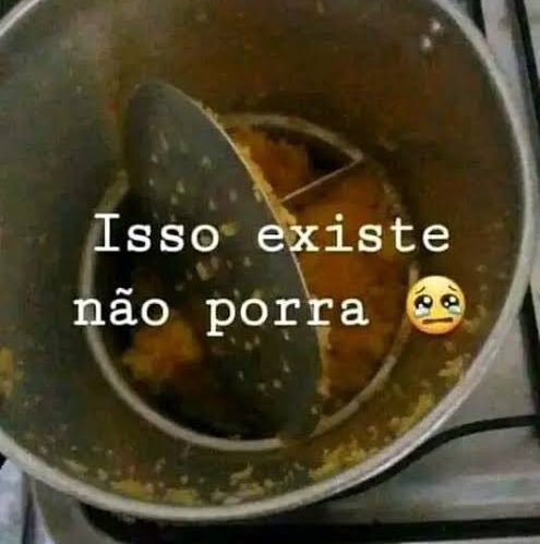 eu quase encostando no muro e aparece uma barata na altura do meu rosto