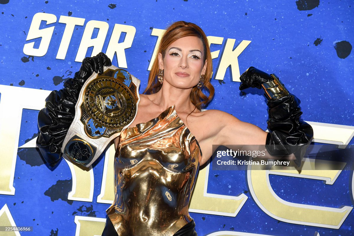 yeeessss you take that title everywhere goat (i was just looking at her arms, not the title)