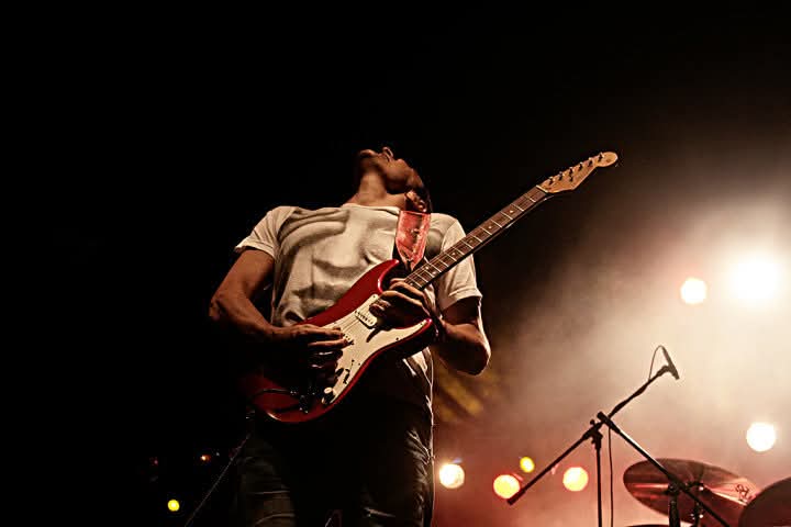Ricardo Mollo 
Trenes de mimbre del sueño del rock, de esta ingenuidad