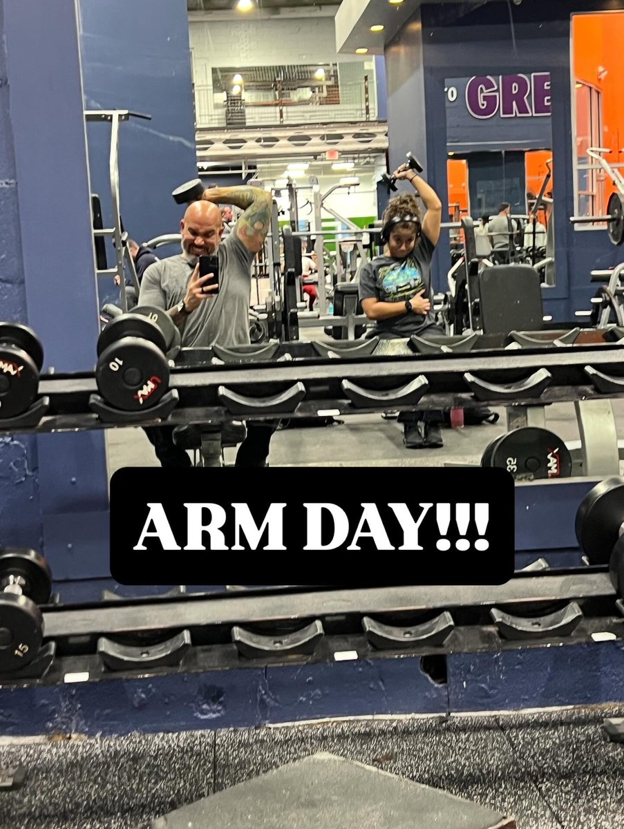 CTCatching's tweet image. Early morning arm day with the best workout partner in the business!! #firstborn #rollville #armdaypump #ctc