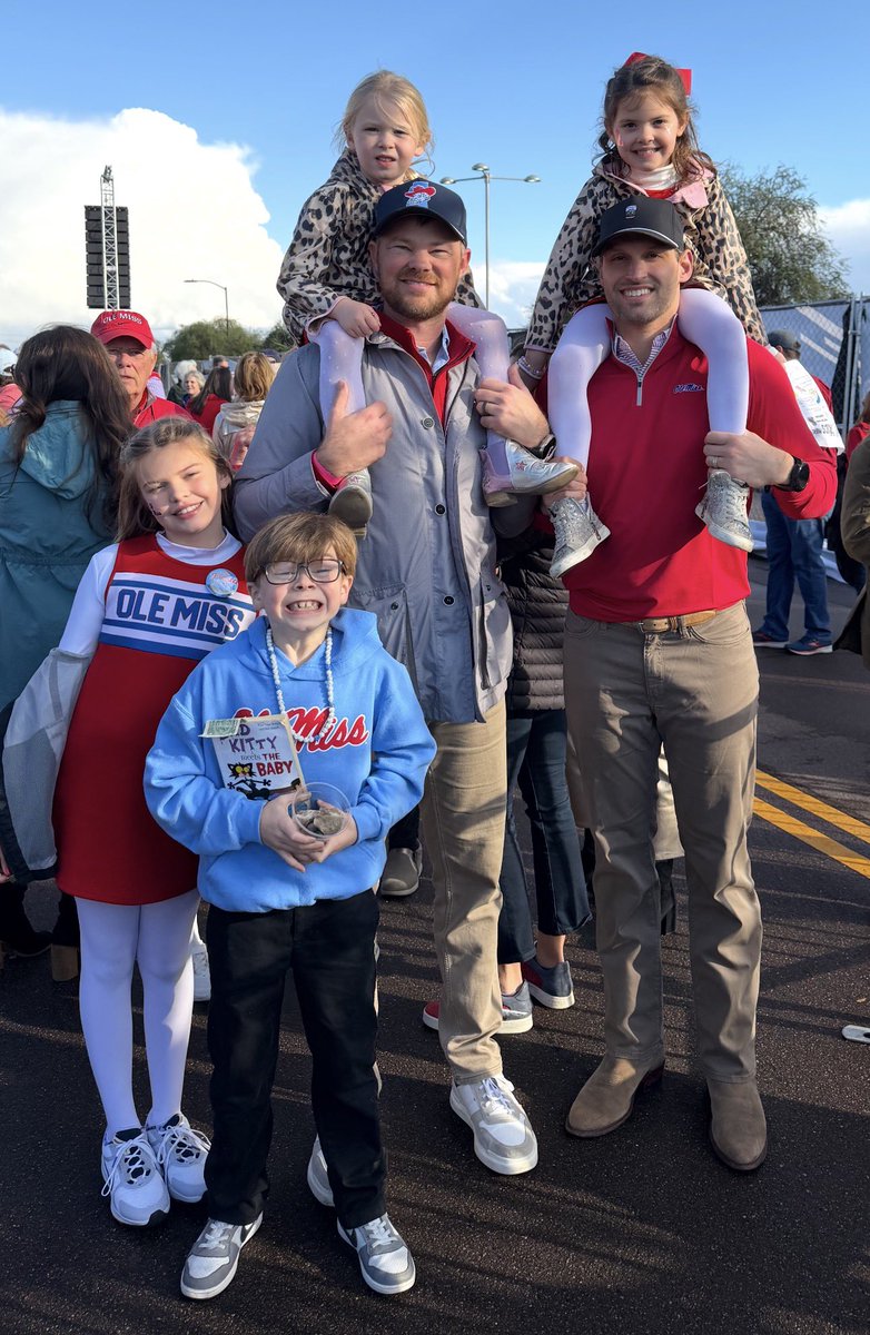 TheRebelWalk's tweet image. Beat Miami! #HottyToddy #WhyNotUs