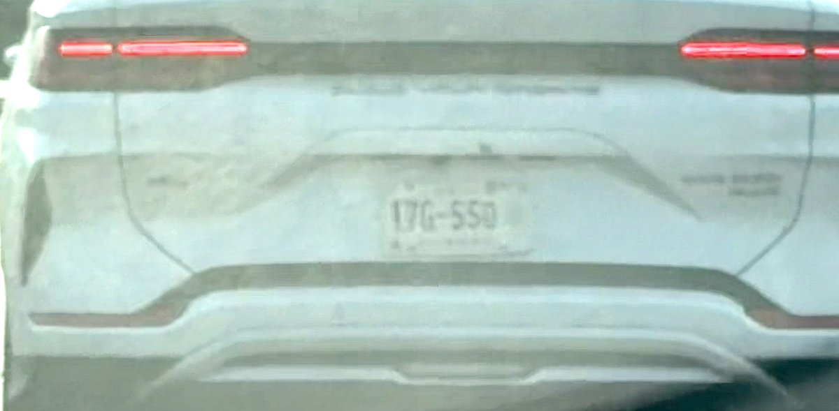 letyColunga's tweet photo. @adnnoticiasmx DENUNCIA : este tipejo de aproximadamente 37 años, aventó a su perro de tamaño chico color marrón, por la ventanilla de su BYD blanco, placas 17G550, para deshacerse de él. Fue en el distribuidor elevado de Av San Antonio a las 2:40 pm https://t.co/OtEBcI60np
