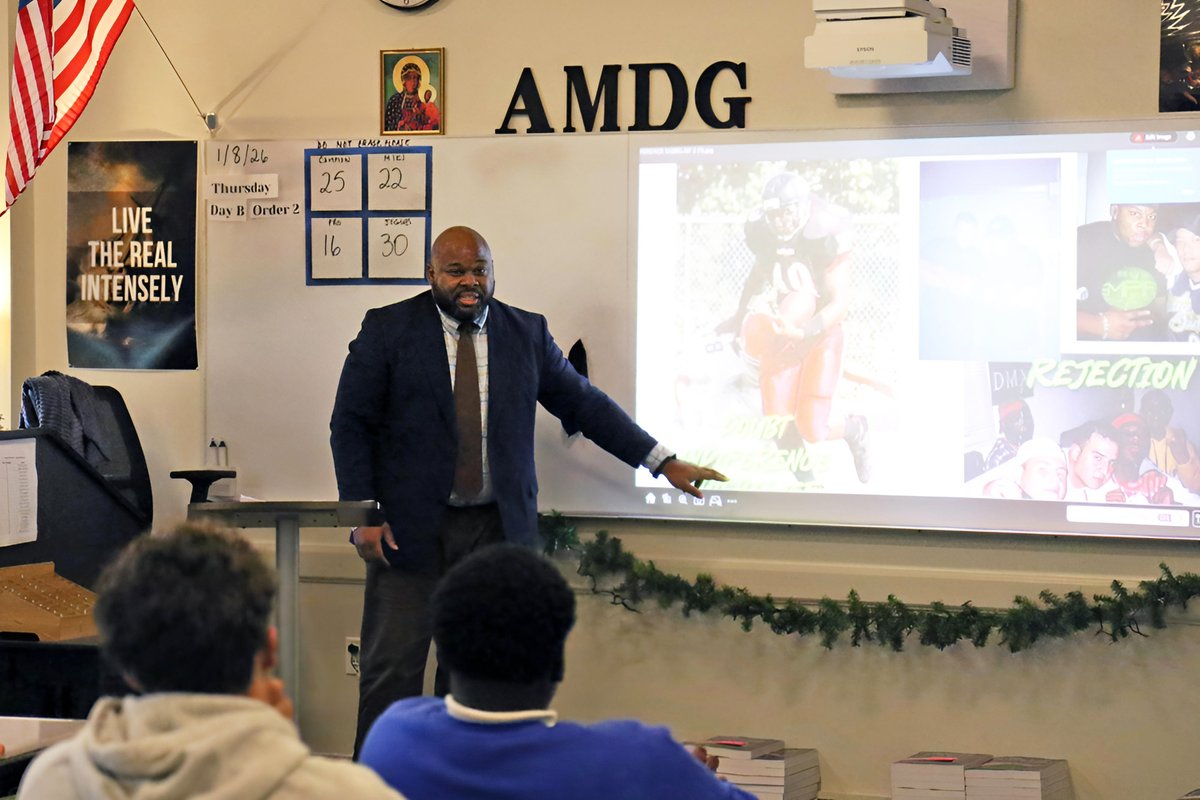 JesuitTampaFL's tweet photo. John Davidson, the principal at St. Peter Claver Catholic School, gave a special presentation this morning to Jesuit's African-American Club.

Davidson shared his experience growing up in Tampa, the life lessons he learned and those lessons he wishes he had absorbed sooner, and how the growth of his faith life has brought him happiness and joy.

Thank you principal Davidson for sharing your insight and wisdom with Jesuit's students!

Click below for a @TB_Times story by about Davidson and St. Peter Claver, which was founded in 1894 by the Jesuits, five years before Jesuit High School.

https://t.co/ax6dZFkny0

#AMDG #MenforOthers @JesuitsUCS