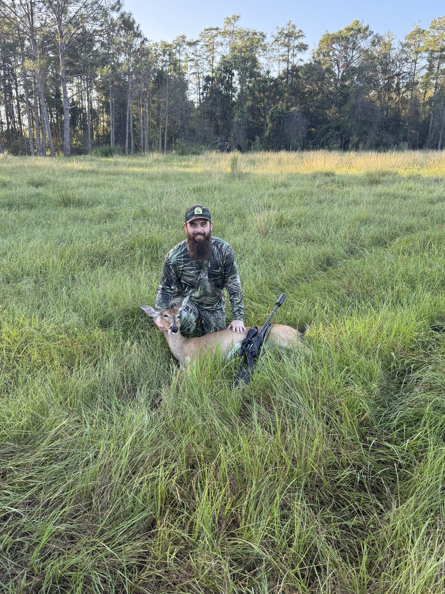 Direct_Threat's tweet photo. I have been terrible at posting stuff recently couple months ago I shot my very first doe and we have been eating venison almost non stop. https://t.co/0yNCMglDcF