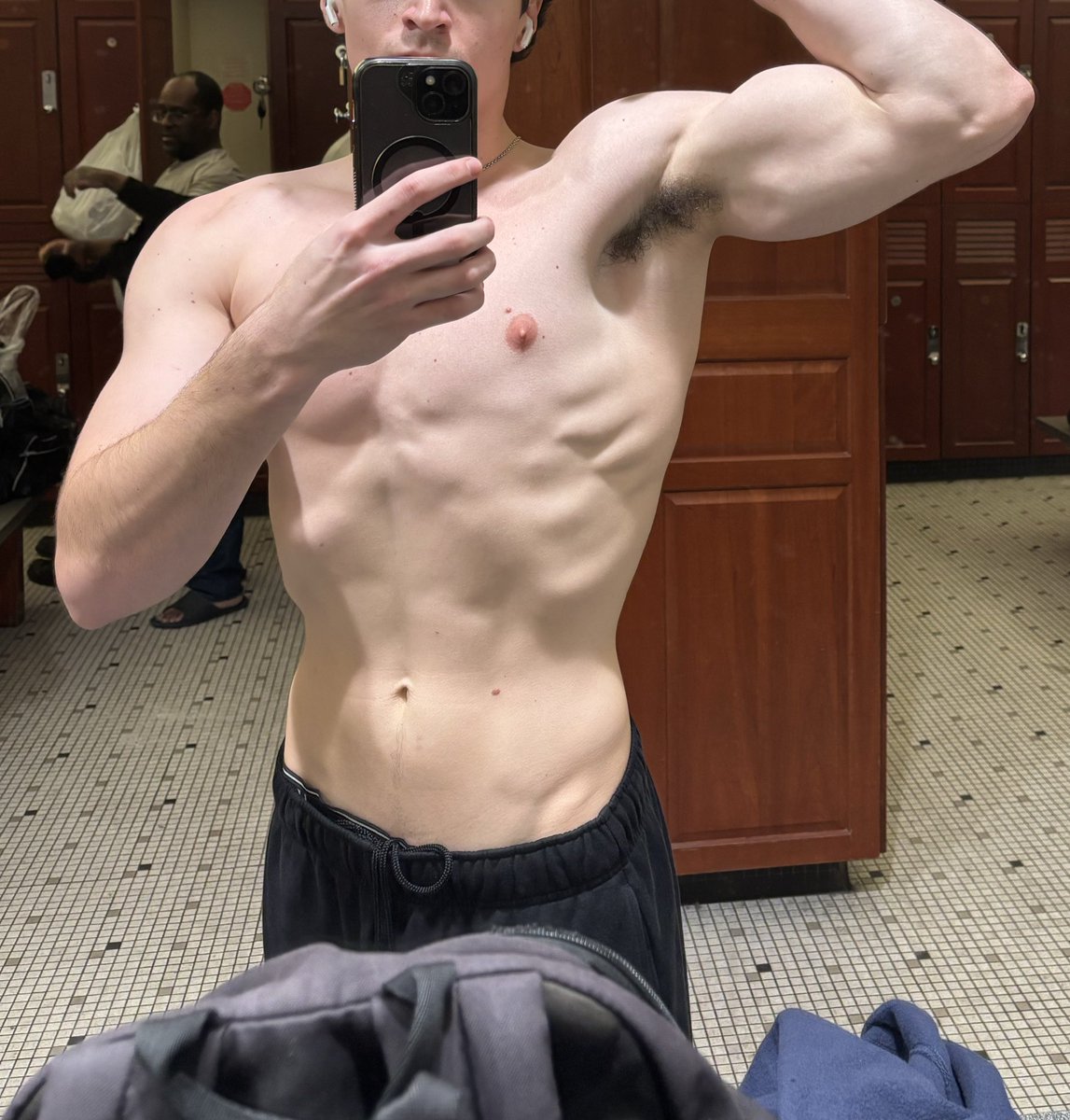 Y’all should sent your favorite sites/creators my @, if you wanna see more of meeee