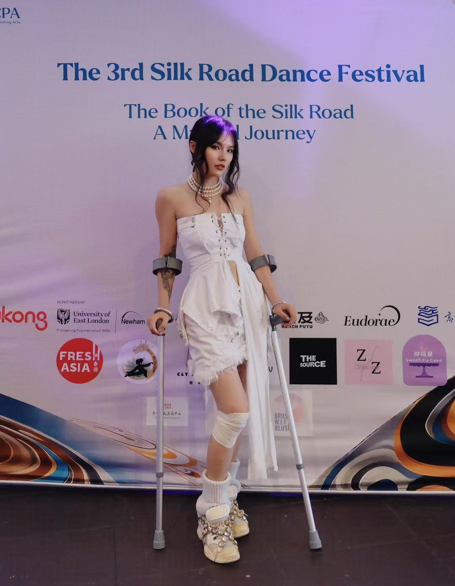 OOTD from 2025 in my different exhibitions. ( this year will be do something  more cool 😎)
Wish I and my family, friends all happy every day due 2026. 
Happy new year 🎊 

#HappyNewYear2026