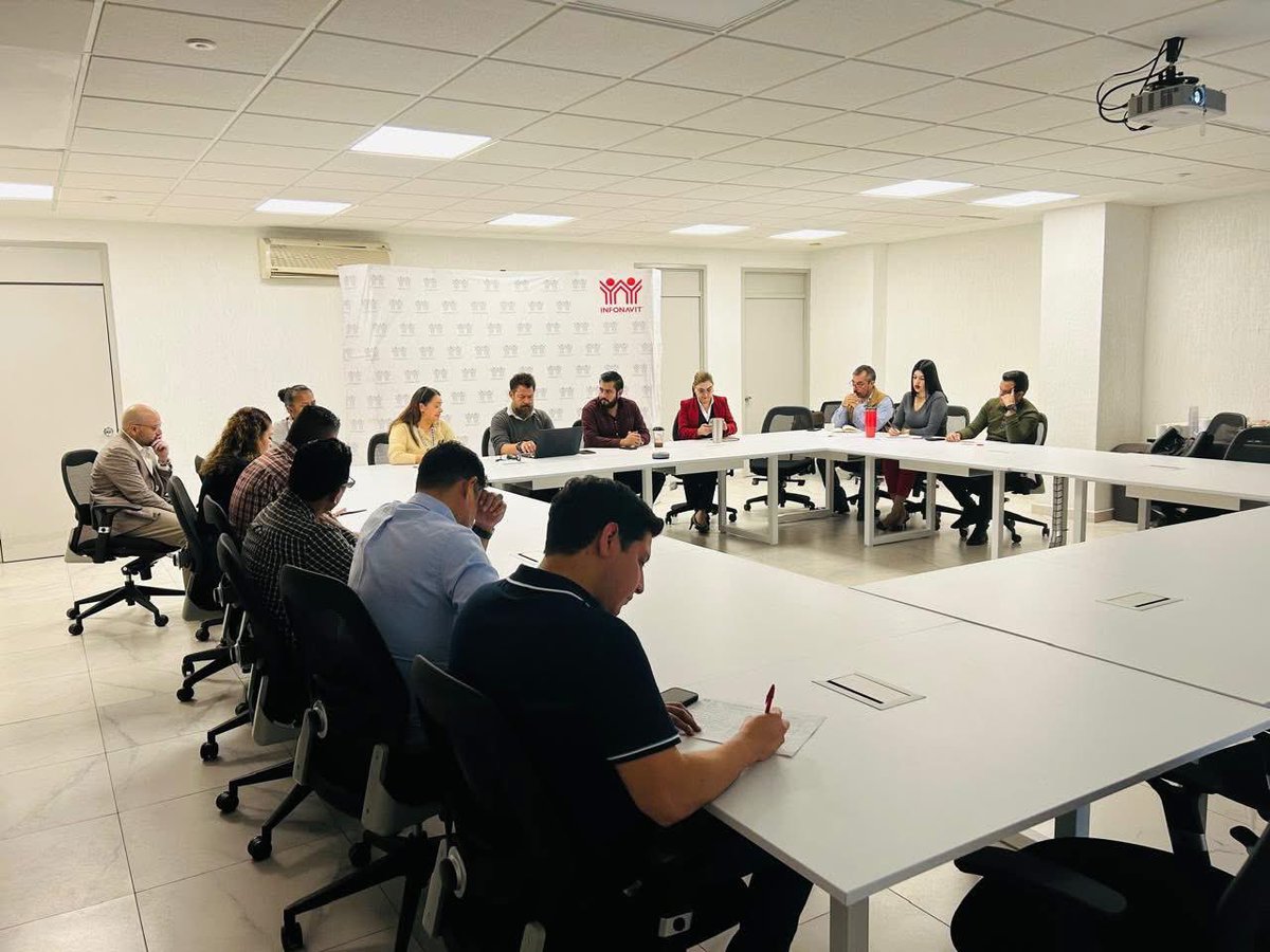 En #Nayarit se realizó la primera mesa técnica del año del Programa Nacional de Vivienda.

Participó el Mtro. Manuel Altamirano Fonseca, director de IPROVINAY y presidente de #CONOREVI, junto con <a href="/Conavi_mx/">Conavi</a>, <a href="/Infonavit/">Infonavit</a> , <a href="/SEDATU_mx/">SEDATU México</a> , <a href="/INSUS_Oficial/">INSUS</a> y municipios.