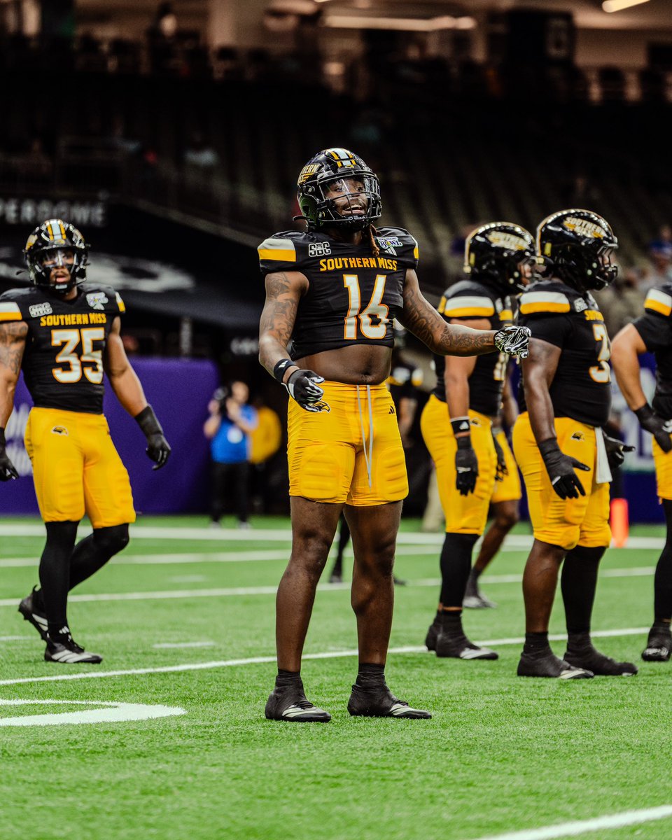 IH4TEQUARTERBACKS🦅 tweet media