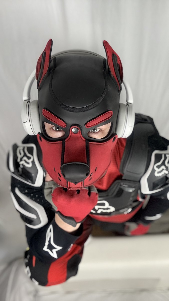 AndreDoxLife's tweet photo. Don't know if I'm going for a ride or mixing a track in a club, but you can never have enough headphones. 🎧🏍️ 

Follow more here: https://t.co/txmYI2yXtk

#motocross #mx #headphones #dj #dirtbike #mxlife #music #humor https://t.co/Czo4cYZpKe