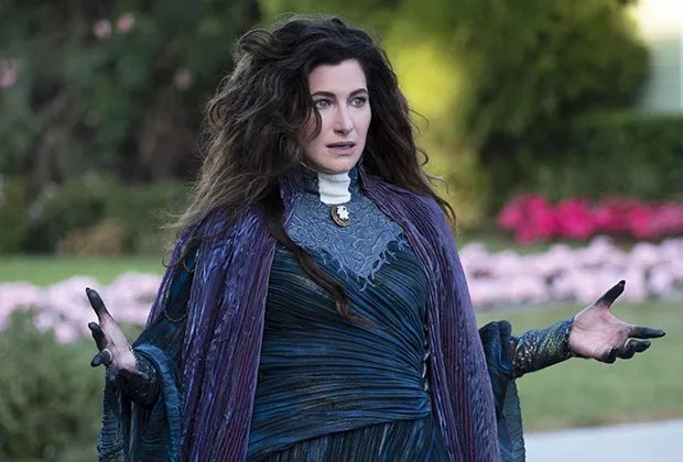 DiscussingFilm's tweet image. Kathryn Hahn is in talks to star as Mother Gothel in Disney’s live-action ‘TANGLED’ remake

(Source: @Variety)