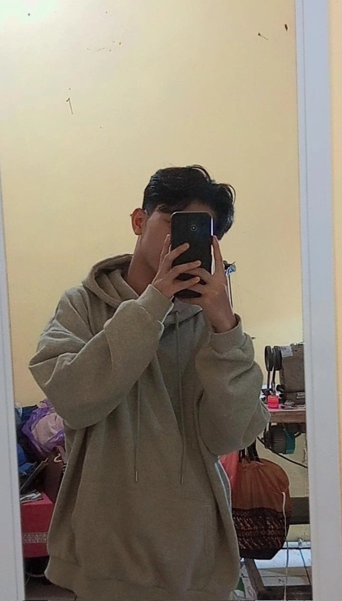 byantx_'s tweet image. post aja lah, bingung mau post apa😮‍💨

#GayJogja #gaysolo