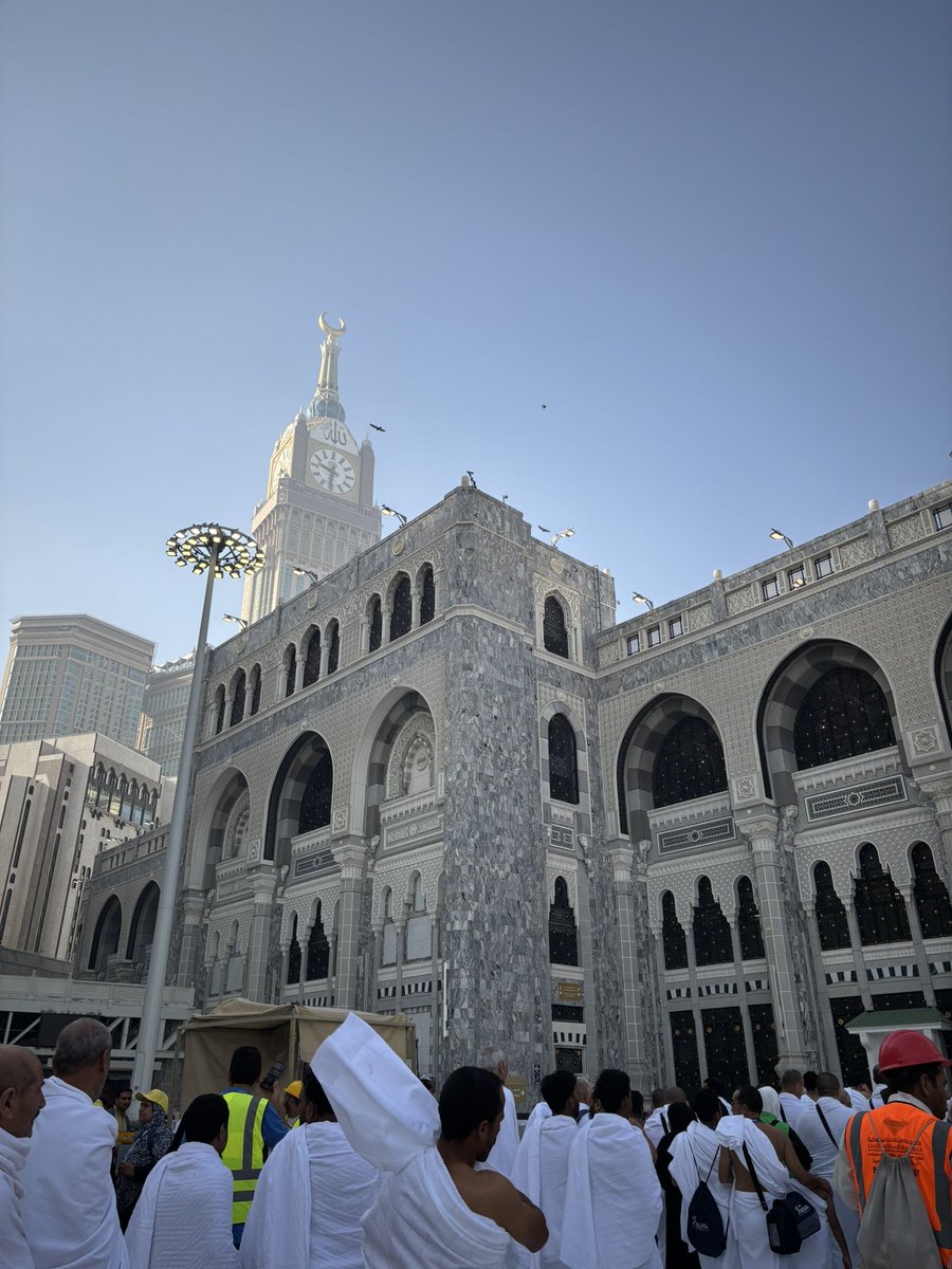 إلهي جودك بسط أملي 🕋🤍
أجمل مابدأت به في بداية السنة الميلادية بلطف الرحمن..الحمد لله على تمام العمرة الرجبية