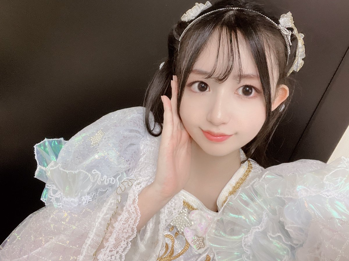 みんなおはみぃたん☀️

今日は金曜日！
明日から3連休だ〜⸜( ˶'ᵕ'˶)⸝
でも今日はみぃなんとテストがあります😭

昨日もあったんだけどね…

今日も頑張ります💪

みんなもみぃと頑張ろう💪
 #サザクロ #アイドル #研修生 #新山瑞樹