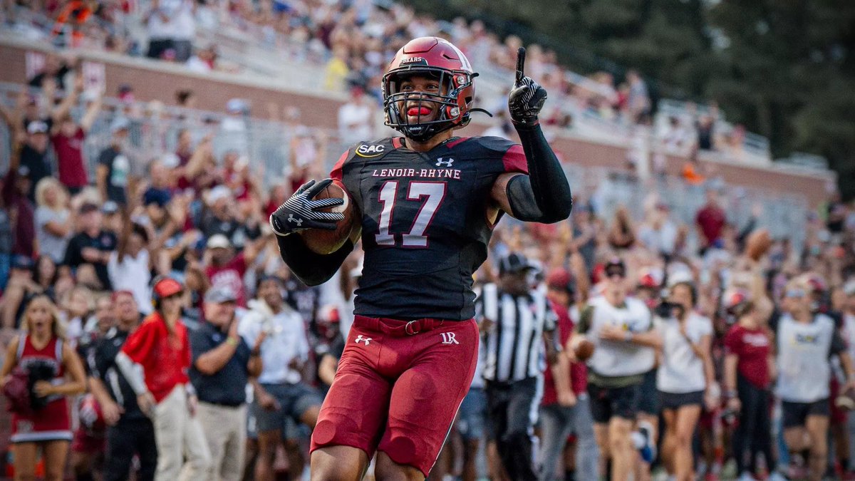 MatthewsSh13181's tweet image. After a great conversation with @CoachShawP I’m extremely blessed to receive an opportunity to continue my athletic &amp;amp; academic career at Lenoir-Rhyne University!

@Prov_Football @Coachward1 @CoachOsbey @CoachCruz22 @cmacc16 @caleb_ogunmola @DamianPeeples__