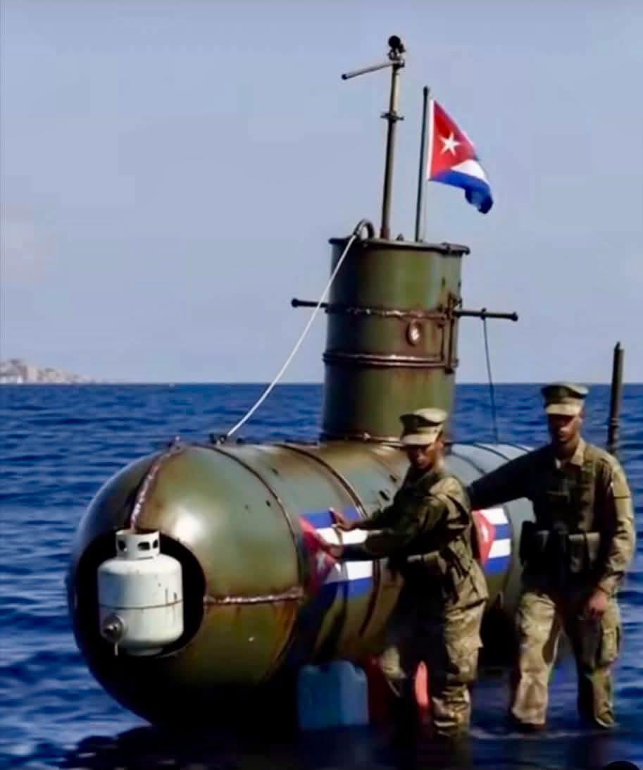 MayraDo57466678's tweet image. Submarino cubano sale a custodiar las costas de Cuba ante la amenaza de Trump 🤣😂🤣