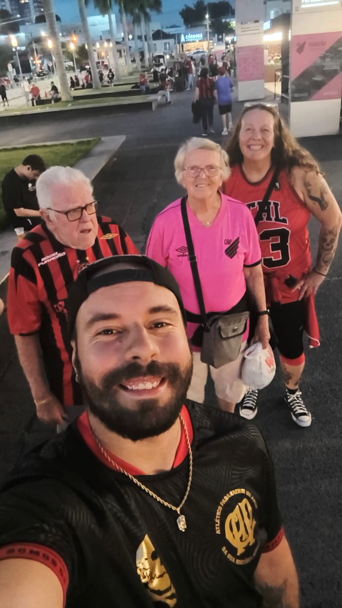 Situleski's tweet photo. Começando 2026 ❤️🖤🌪️☠️ https://t.co/wCSFqzaA8F