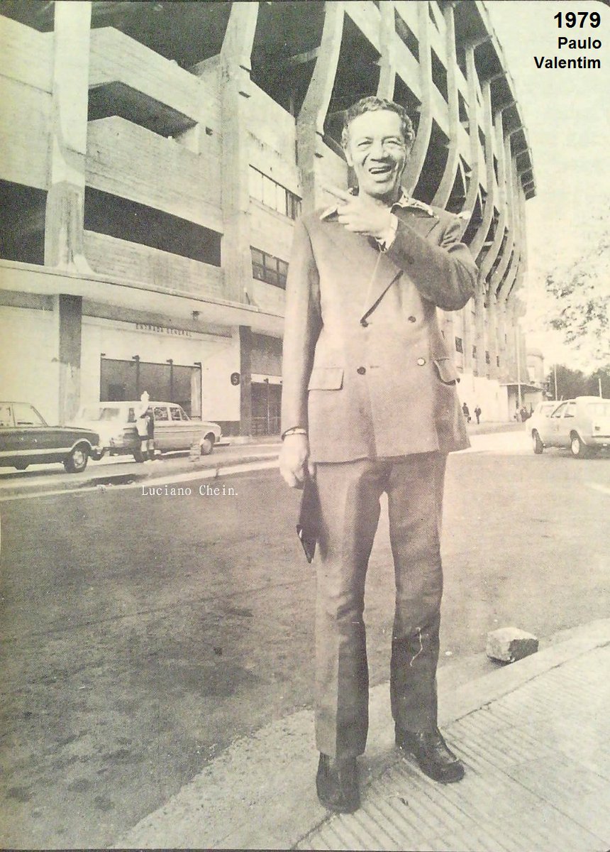 marto_m3's tweet image. Jugadores y ex jugadores y el templo retro:
Mario Boye 1974, Maradona 1978, Paulo Valentim 1979, Juan Simon 1990.
#Boca #Bombonera