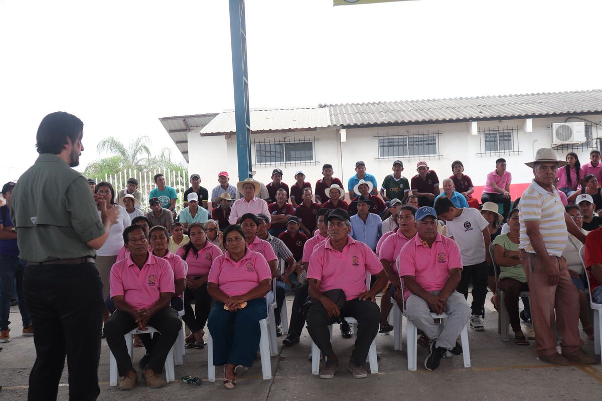 Agricultura_CZ5's tweet photo. #Guayas | Continuamos con la entrega de beneficios a productores de la provincia:  17 Paquetes tecnológicos pecuarios y 50 kits de arroz con semilla certificada, que impulsan la productividad y el desarrollo rural. Fortalemos la ganadería sostenible y la producción agrícola. 🤝🌱 https://t.co/AMU8VdsIV5