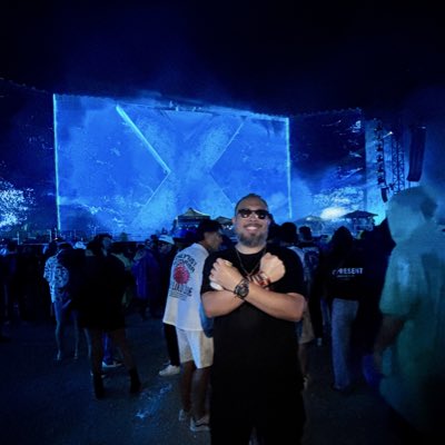 PpMuoz's tweet image. X is for lovers 💙🖤

#NuevaFotoDePerfil