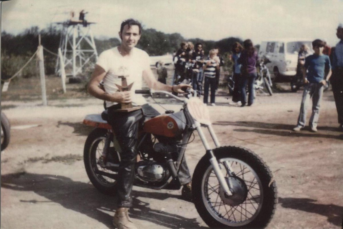 LarryWCarrell's tweet image. Well my Dad finally got to ask Jesus to pull his finger. He passed away last Monday.  The service is next Thursday.
Service Information:  The family will hold a Private Graveside Service with Navy Honors at 10:00 AM on Thursday, January 15, 2026, at the Alvin Confederate…