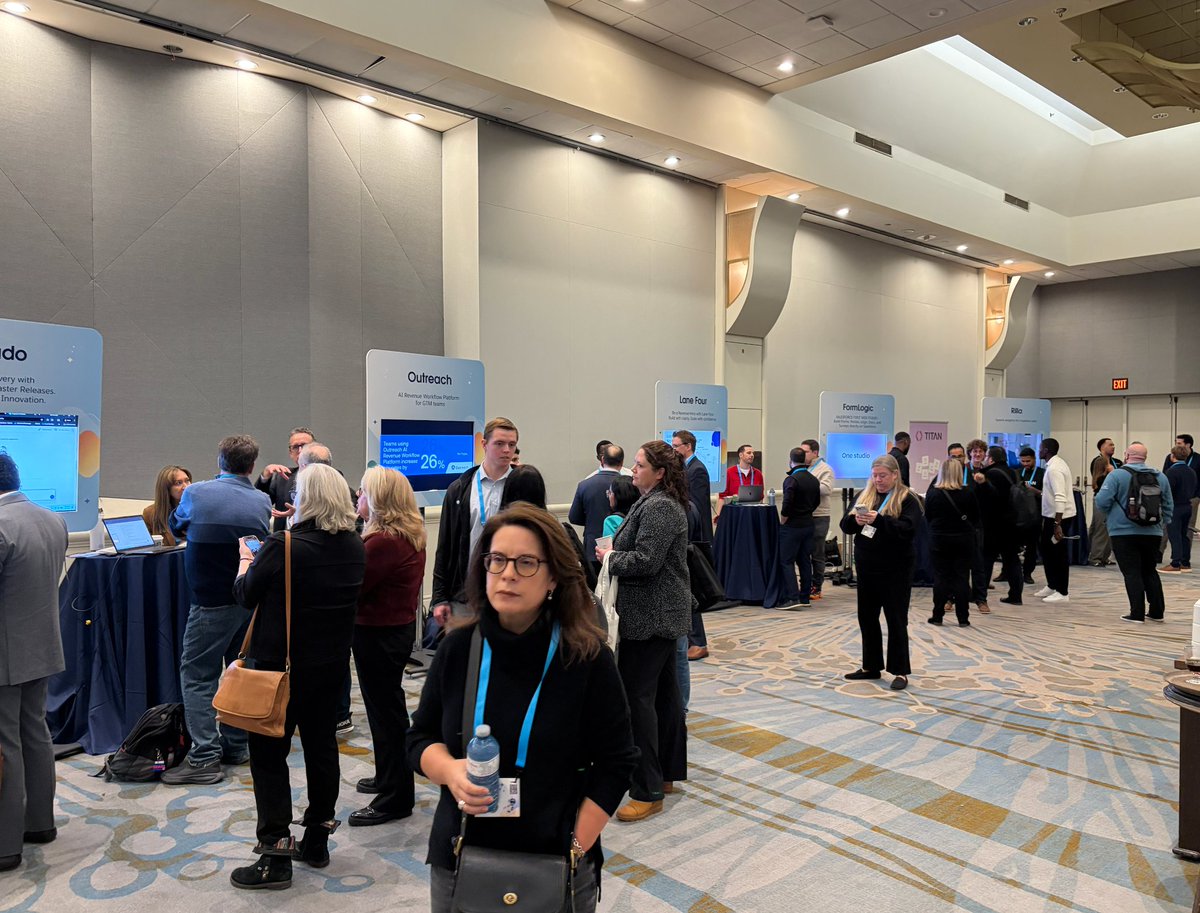 kugamon's tweet image. 📍🇨🇦 We’re at The Westin Harbour Castle today for Dreamforce Innovation Live in Toronto!

Attending and want to meet the Kugamon team?

Reply to this post or DM us to connect.
#Kugamon #Salesforce #DreamforceInnovationLive #Toronto #RevOps #CPQ