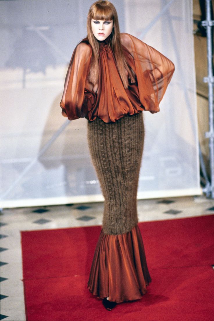 PHEAUXCOUTURE's tweet photo. Jean Paul Gaultier Fall 1998 Couture https://t.co/k4PGzZEOzW