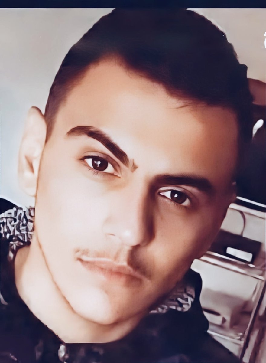 OreginalTami's tweet image. 🚨🚨🚨#سوريا_تحت_احتلال_سادي 
                #علاء_ضياء_البربور 

نحن اليوم تحت احتلال سادي، تكفيري، داعشي 
علاء ضياء البربور، لم يتجاوز العشرين، خرج من عمله ولم يعود لبيته أبداً، أجزاء من جسده وُجدت في جرمانا،
وبقية الأعضاء قُذفت في مكب نجها،
كأن القتلة أرادوا محو الإنسان قبل…