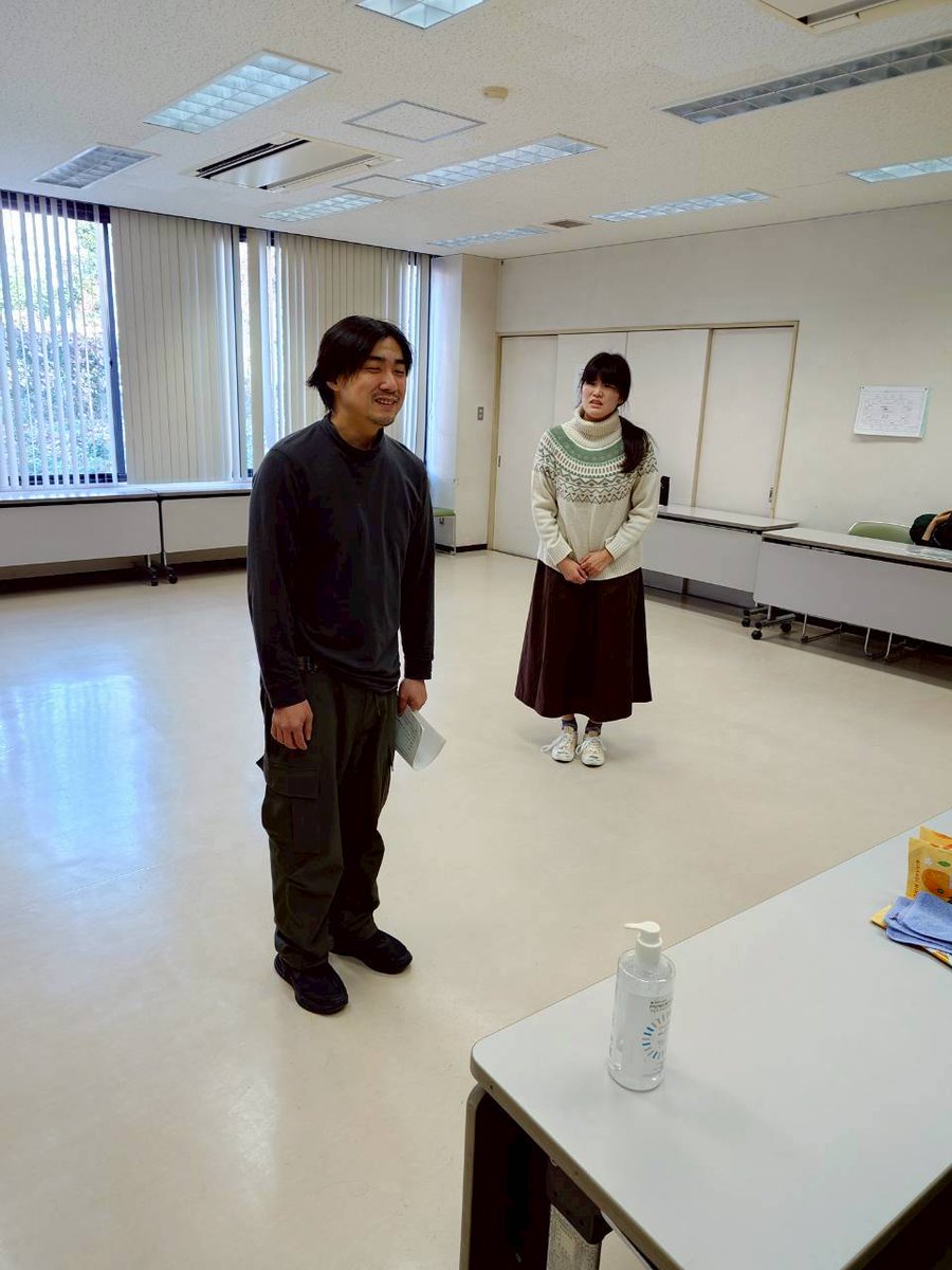 『隣の芝生は青いだけ 』
「霞の芯を掴む」
うちの班のみ配役を毎公演交換します。私が男になる訳ではないです！妻という立場はそのまま、役割を交代するんです！！😂
(誤解を招き、すみません)

1/31㈯
15時 台本
18時 逆
2/1㈰　
13時 台本
17時 逆
☔予約フォーム↓
ourl.jp/h2jF8