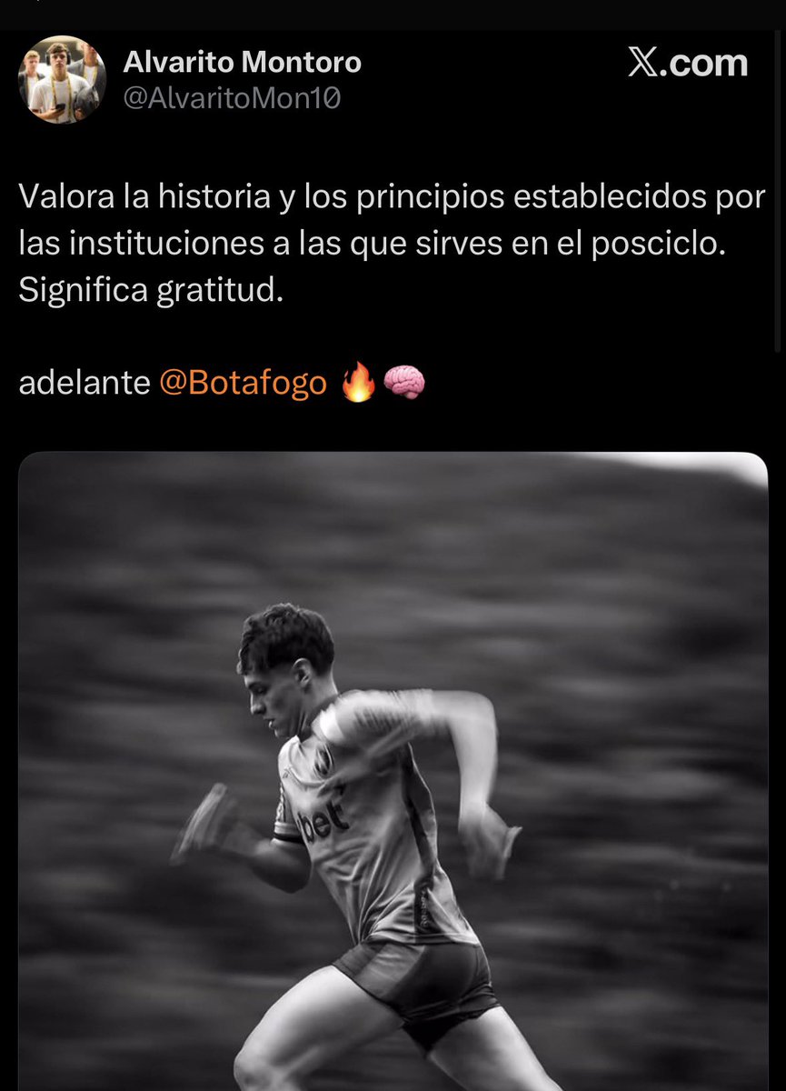 memesbotafogoo's tweet image. Mijada do Montoro no ex capitão? 👀