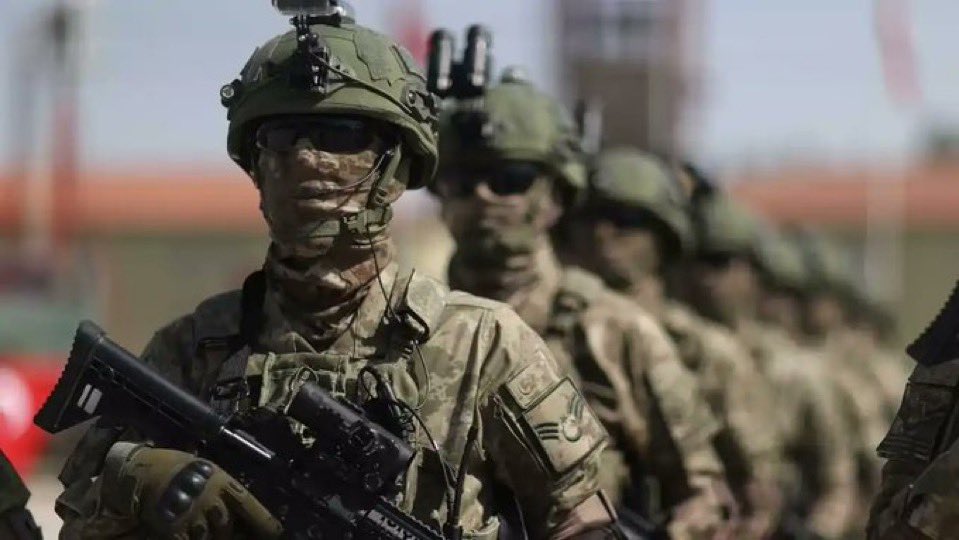 millipikachu's tweet image. Suriye ordusuna 1 gün dayanamayan itler Türk Ordusu ve Polisine kafa tutuyor.

Gömün ibn*leri toprağın altına.

Syria’da s*kiş var.