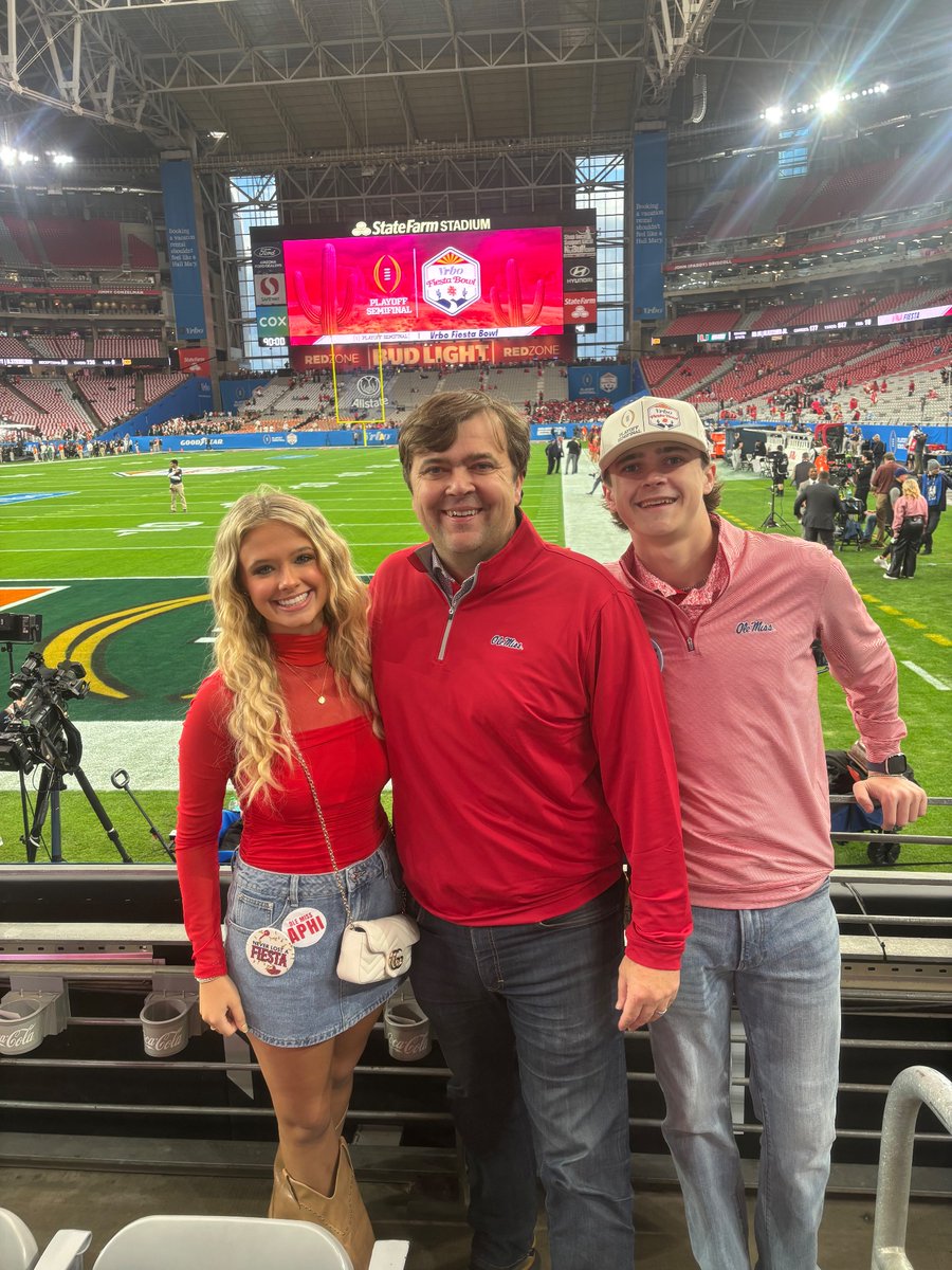 staterepbain's tweet image. This Bain family is ready to sack the #canes! #vrbofiestabowl
#hottytoddy