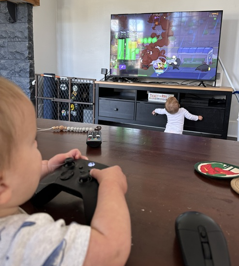 Bear__aug's tweet photo. Happy sixth birthday, @AspiringUGames 🦄

I'm proud of what we've built, of the work we've done; for folks at @thebehemoth on Castle Crashers to @Obsidian  on The Outer Worlds 2.

Most of all, as a dad, I'm proud that my kids like the games we make😍#gamedev https://t.co/dl3Y4wSN4T