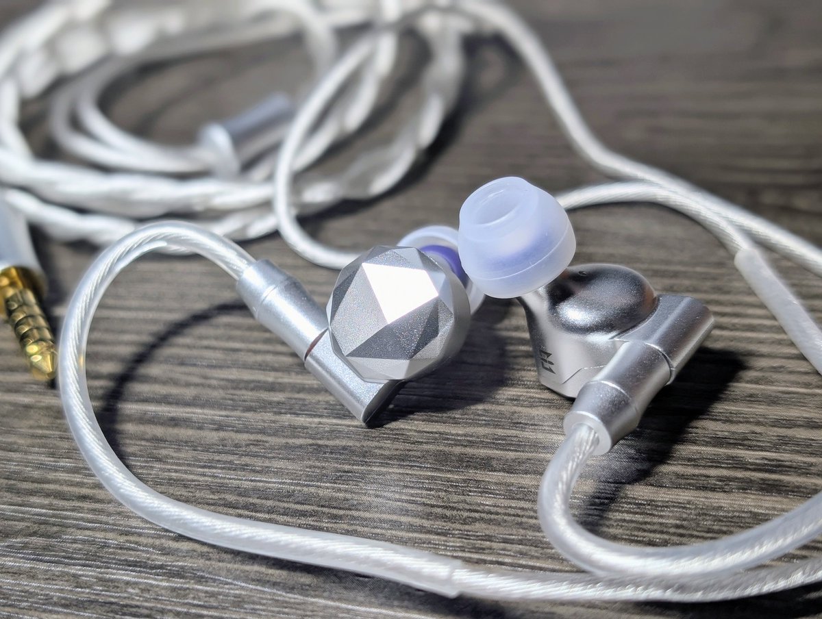 min•*¨*•.¸¸♬︎（感謝） PonMimi🔰イヤホンガジェット (@around40mimiaca) / Posts / X