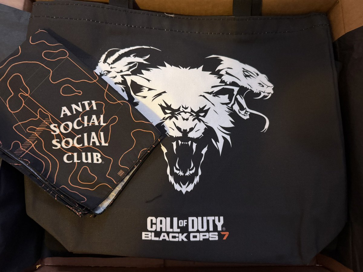 Black Ops 7 x Anti Social Social Club 🔥

Huge thanks and s/o to <a href="/CallofDuty/">Call of Duty</a> &amp; <a href="/Activision/">Activision</a> for hooking me up with the drop 🤝