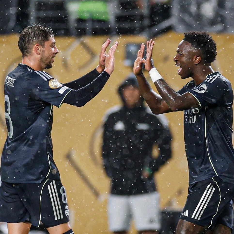 MadridXtra's tweet image. 🚨 Fede Valverde: “I’ll go to war for Vini Jr. He’s a special player for me, for the club. He gave us a lot of joy and he will keep giving us joy.

I also went through a bad moment, and the first message I received was from him. I’ll always be with him.”