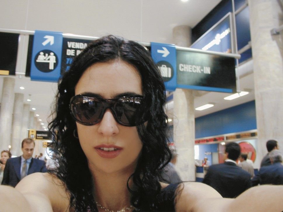 mesinhabrasil's tweet image. e quando marisa monte inventou as selfies