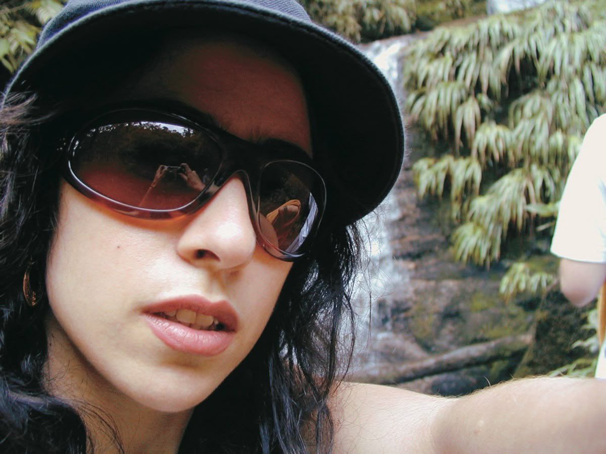 mesinhabrasil's tweet image. e quando marisa monte inventou as selfies