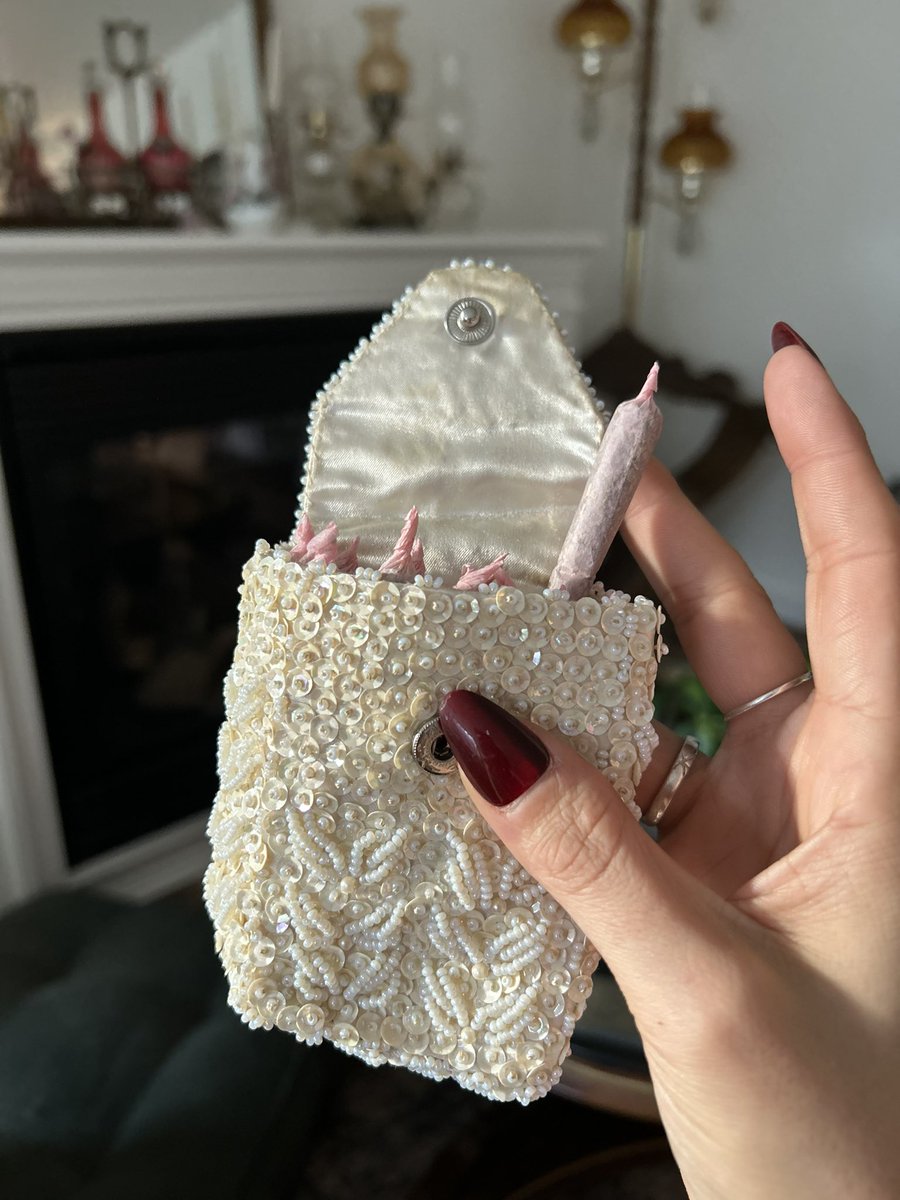 PeaceRoseShephe's tweet image. I’m just a girl 🎀🍃