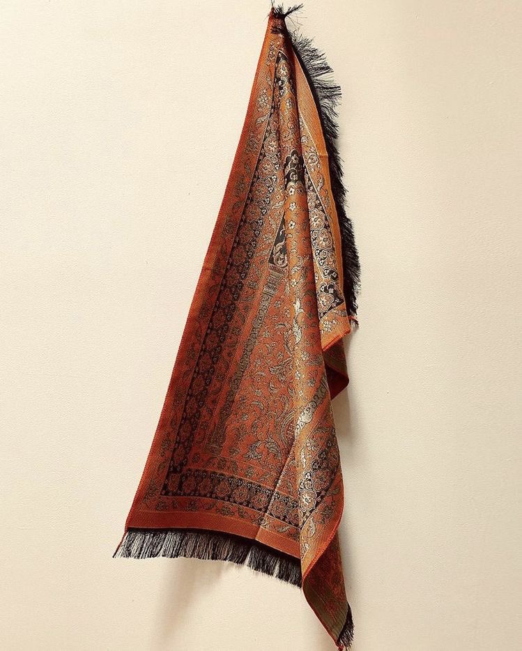 •bir cuma gecesi duâsı olarak: "yâ râbbel âlemin! gerçekten biz çok yorulduk. bize güzel, samimi, has ve iyi niyetli insanlar bahşeyle. hiç beklemediğimiz ân, mekân, imkân ve zamanda sevinç ve güzellikler nasip eyle."